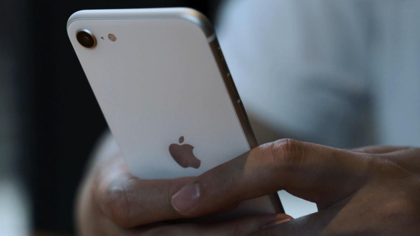 台式电脑|和iPhone12 mini同价位，iPhoneSE3，并不值得购买？