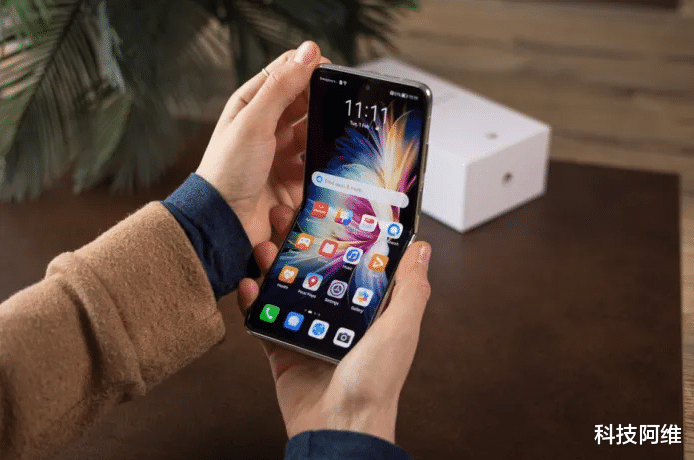 操作系统|华为悄然上架“新机”，512GB+鸿蒙OS，开售跌至新低还送充电器