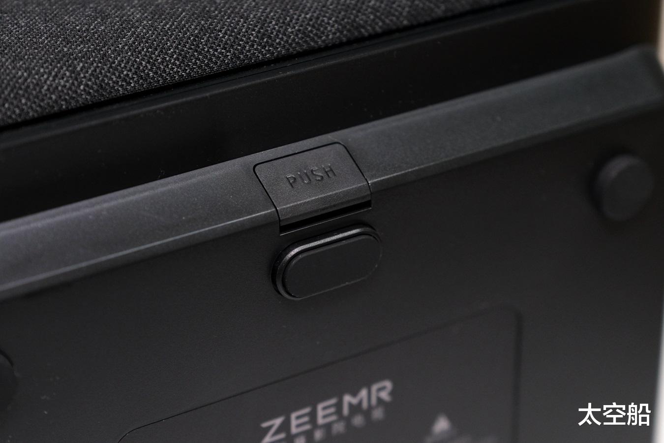 投影仪|把电影院搬回家有何难？知麻Z1投影仪评测