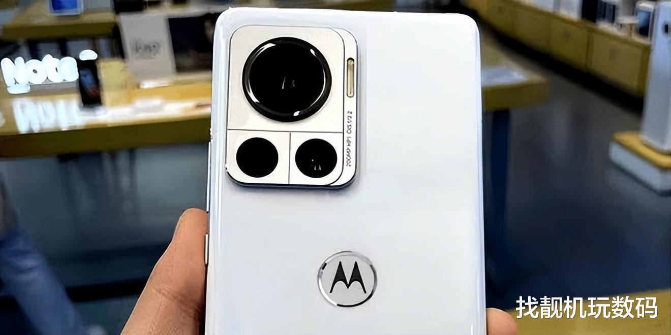 美光|折叠屏要玩性价比了?翻盖小尺寸骁龙8+旗舰来了