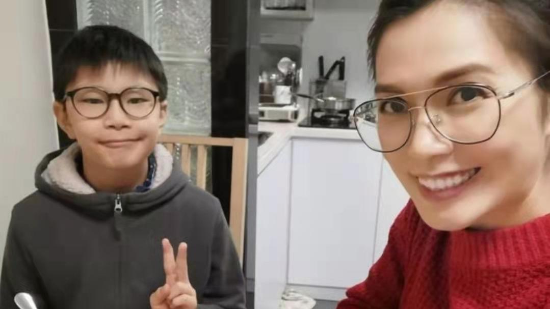 可岚|靠自强！香港女星从歌手变餐厅老板娘，更经历家暴离婚做单亲妈妈