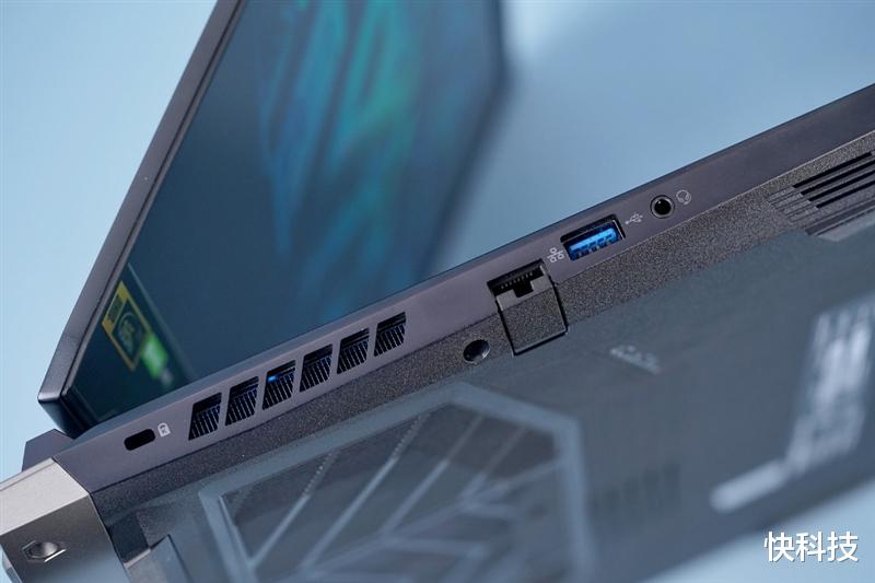 AMD|宏碁掠夺者战斧300 2022游戏本评测:110W满血i7轻松超越新锐龙9!