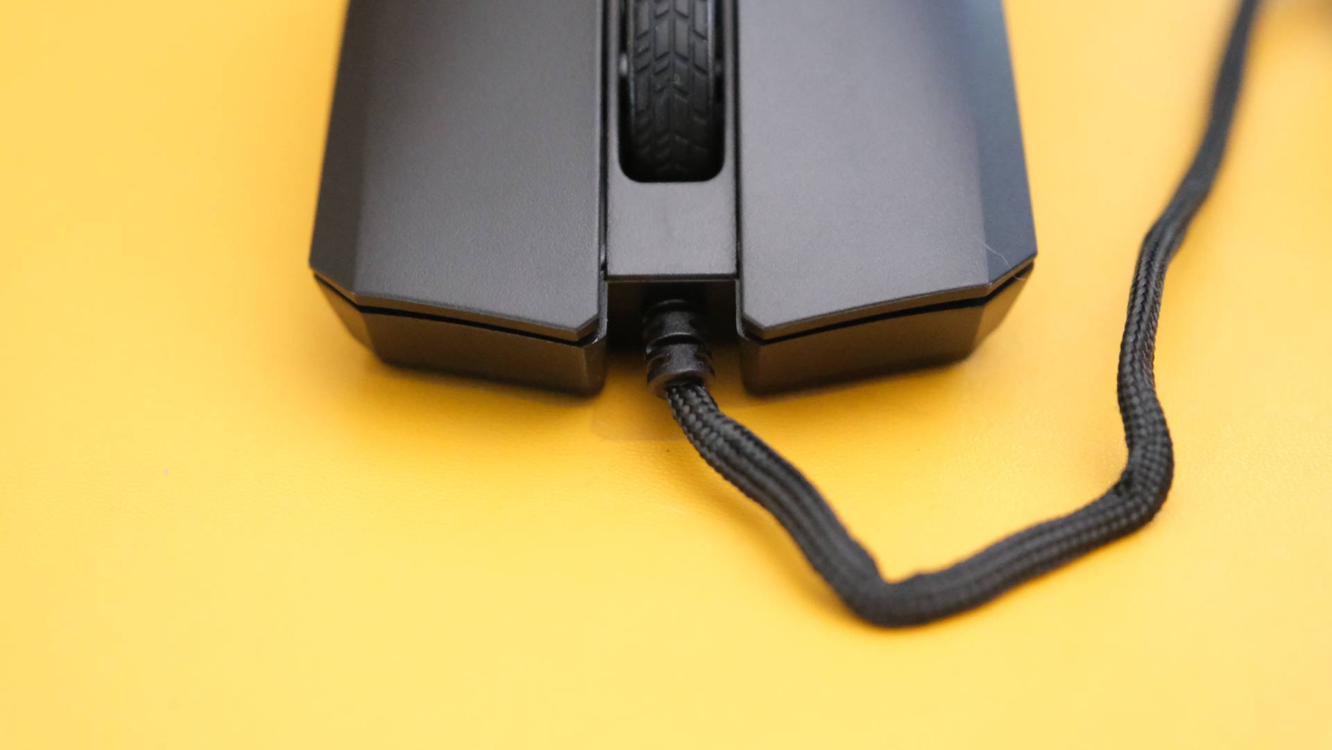 |极轻手感,夏日电竞神器丨华硕TUF GAMING M4 AIR鼠标上手