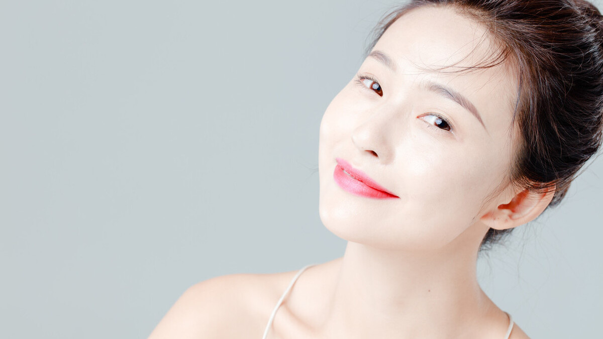 熬夜|皮肤干燥特别显老，建议女人少吃“燥物”，多吃5样，水润细腻显年轻