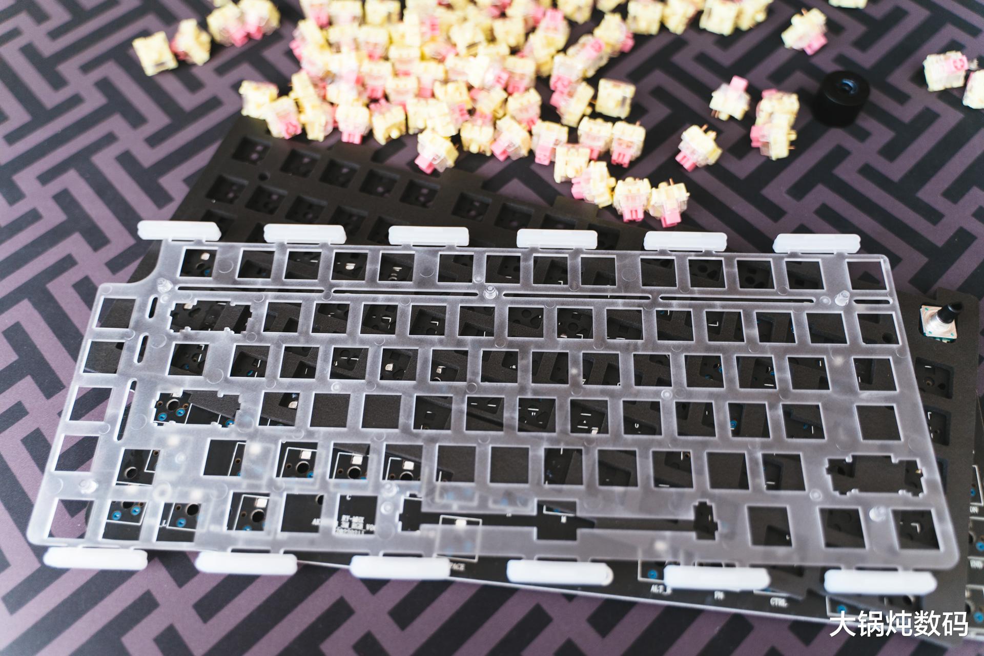 键盘|3分钟狂卖1500把的网红键盘好不好用——AKKO 5075B真实评测