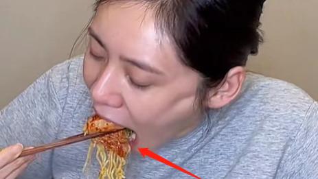 秋瓷炫|秋瓷炫被网暴后，首次露面，在韩国人气下滑，无缘女一号！