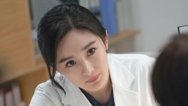 宋祖儿|刚播8集就冲上热搜，口碑爆了，宋祖儿选对剧本抽中王炸