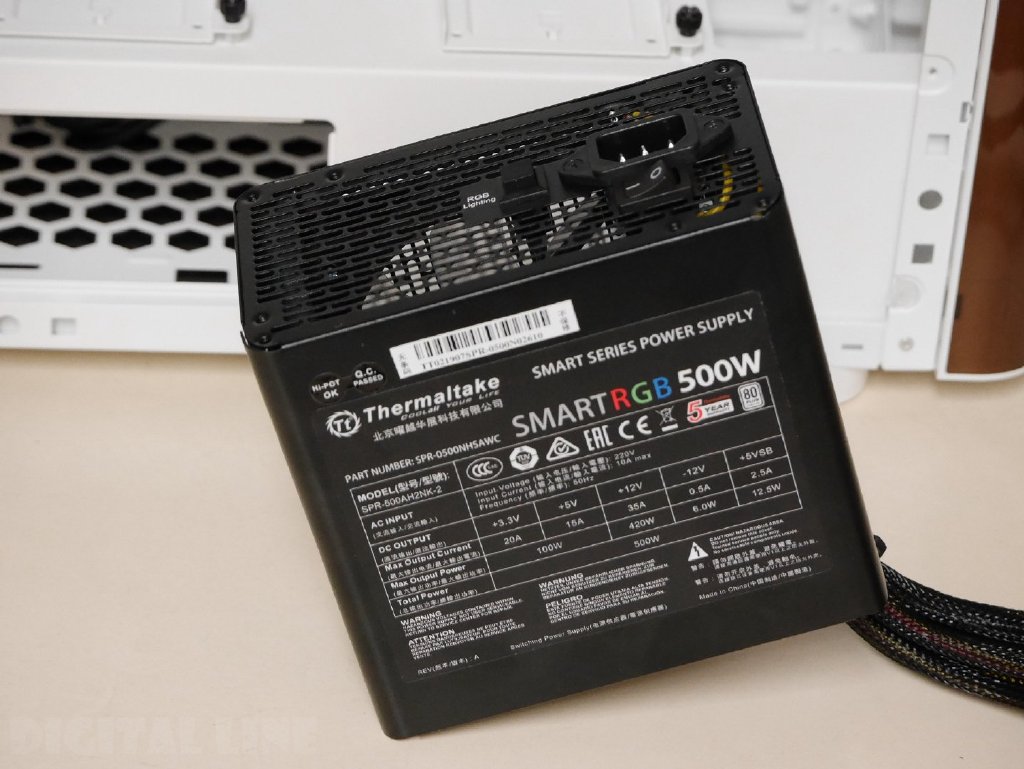 显卡|轻松兼容主流显卡和电源, Tt Smart color 500W金牌电源!