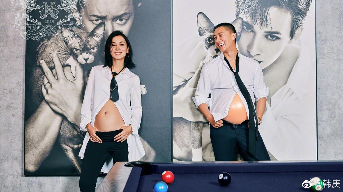 韩庚|韩庚卢靖姗官宣怀孕！韩庚大肚子陪老婆合影，网友：她还有马甲线