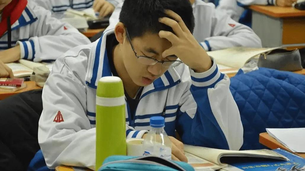 中考|“取消职业高中”呼声高涨，相关部门给出回应，家长听后愁眉不展