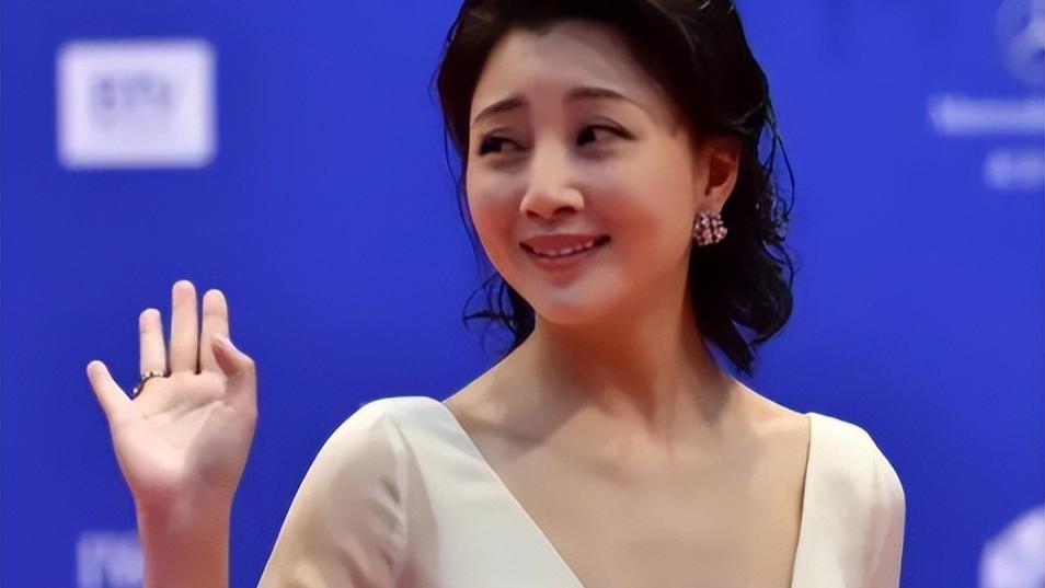 殷桃|殷桃拍戏耍大牌带人进组，导演看完人却乐了，视帝和视后就此产生