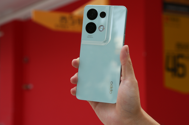 oppo reno|Reno系列史上最薄机身!Reno8 Pro+上手轻盈,记录夜色无压力