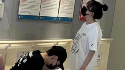 张檬|张檬现身妇产科，体态丰腴被搀扶疑怀孕，小五揽腰贴心陪伴