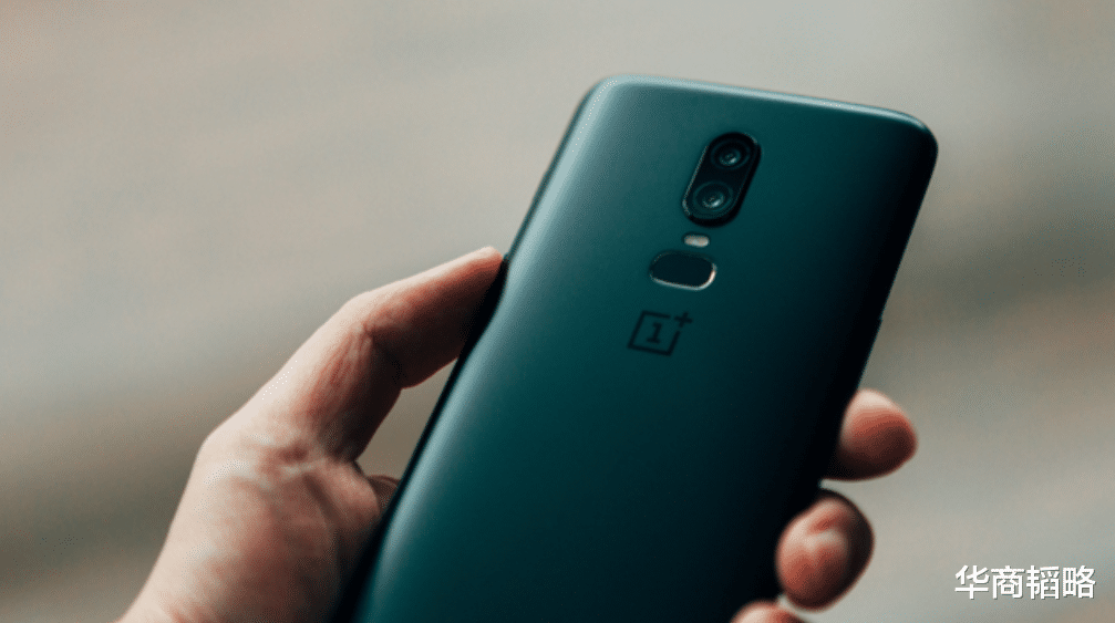 摩托罗拉|掀起热潮!印度街头排起千人长队,只为抢购中国产手机