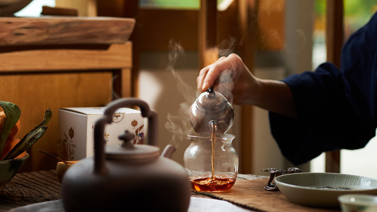 电子竞技|职场“老实人”陷入“潜规则”，看他如何逆袭成功？