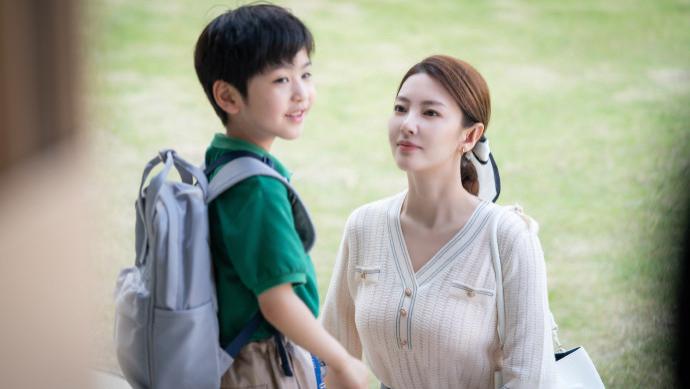 张雨绮|张雨绮新剧当妈，与李泽锋同台飚戏