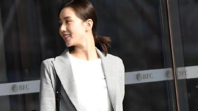 刘诗诗|刘诗诗穿西装就很好，时尚干练很优雅，超有型