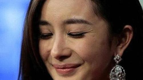燕麦 明星为什么改用“美容仪”，而不继续去美容院，内行人：有副作用