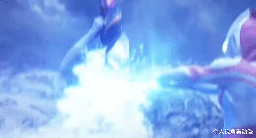 坂本|三万年过去了，那位大人终于能狂揍贝利亚一次，佐菲你出息了啊？