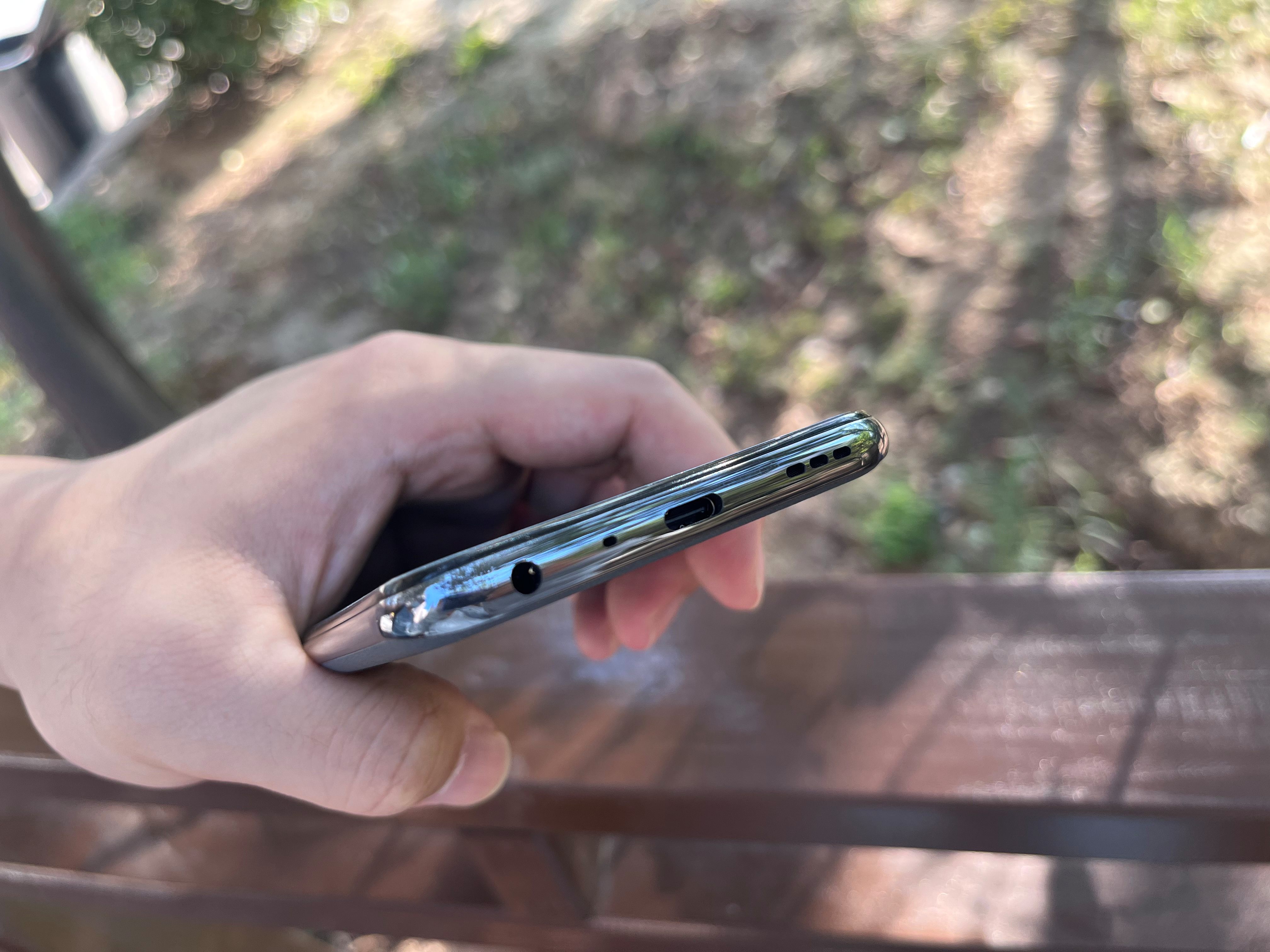 一加科技|2000档LCD游戏次旗舰,一加Ace竞速版真的将就了?