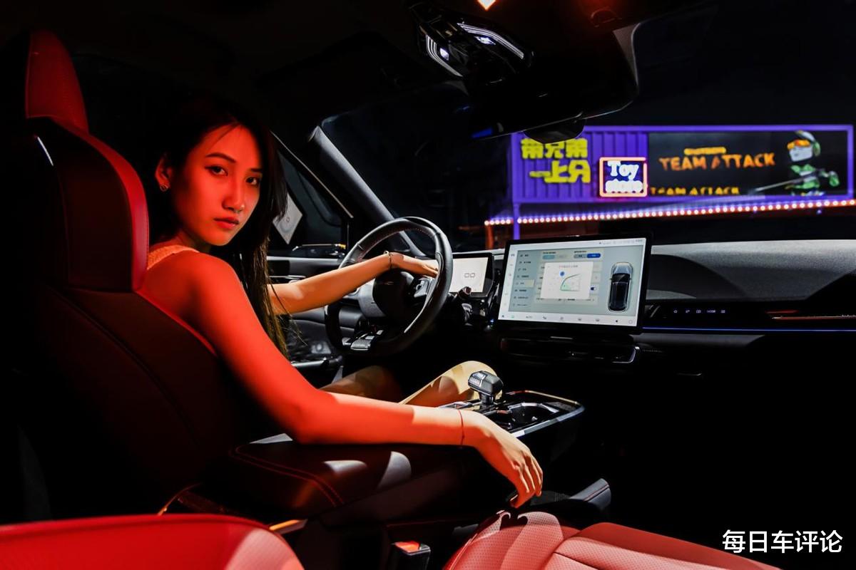 华为鸿蒙系统|华为鸿蒙智能座舱+麒麟990A芯片，这车堪称“电竞王座”