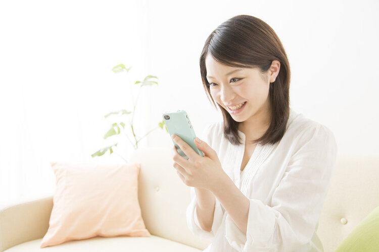 |总喜欢在睡前关灯玩手机的人,不用多久,就会“落下”6个毛病