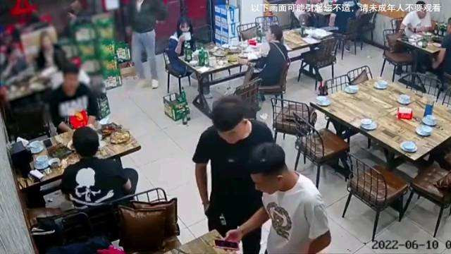 唐山|?唐山打人者正面照曝光，肥头大耳生活奢靡，网曝已花60万求私了