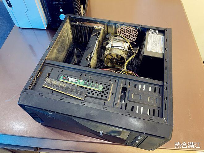 ios15|什么是垃圾佬的快乐,200元收六台电脑主机,太刺激