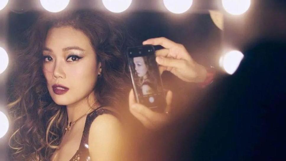 容祖儿|“天后”容祖儿的隐秘情史，以及与“干爹”的往事