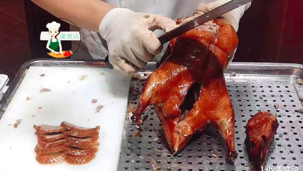 糕点|吃烤鸭时，店员问：鸭架煲汤还是做椒盐？别犹豫，果断回答这2个字