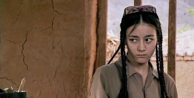 迪丽热巴|迪丽热巴重点项目开机，演员阵容、制作班底宏大，进组就上热搜？