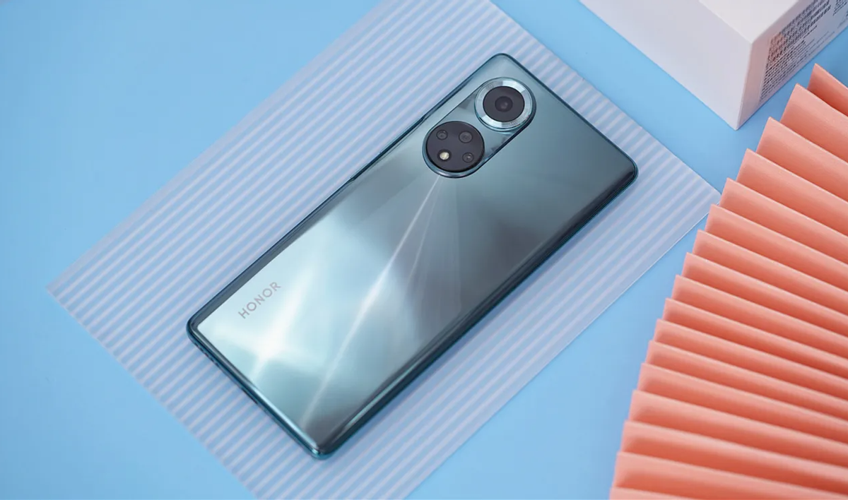 华为荣耀|一亿像素旗舰价格亲民,12GB+256GB+100W,跌至2499元