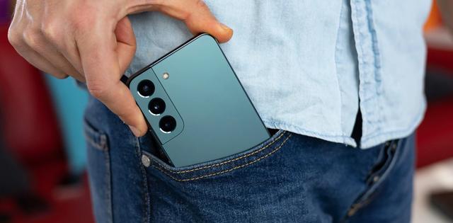 三星s22|官方降至3599元,新骁龙8+顶级屏幕+IP68,三星S22变得真香?