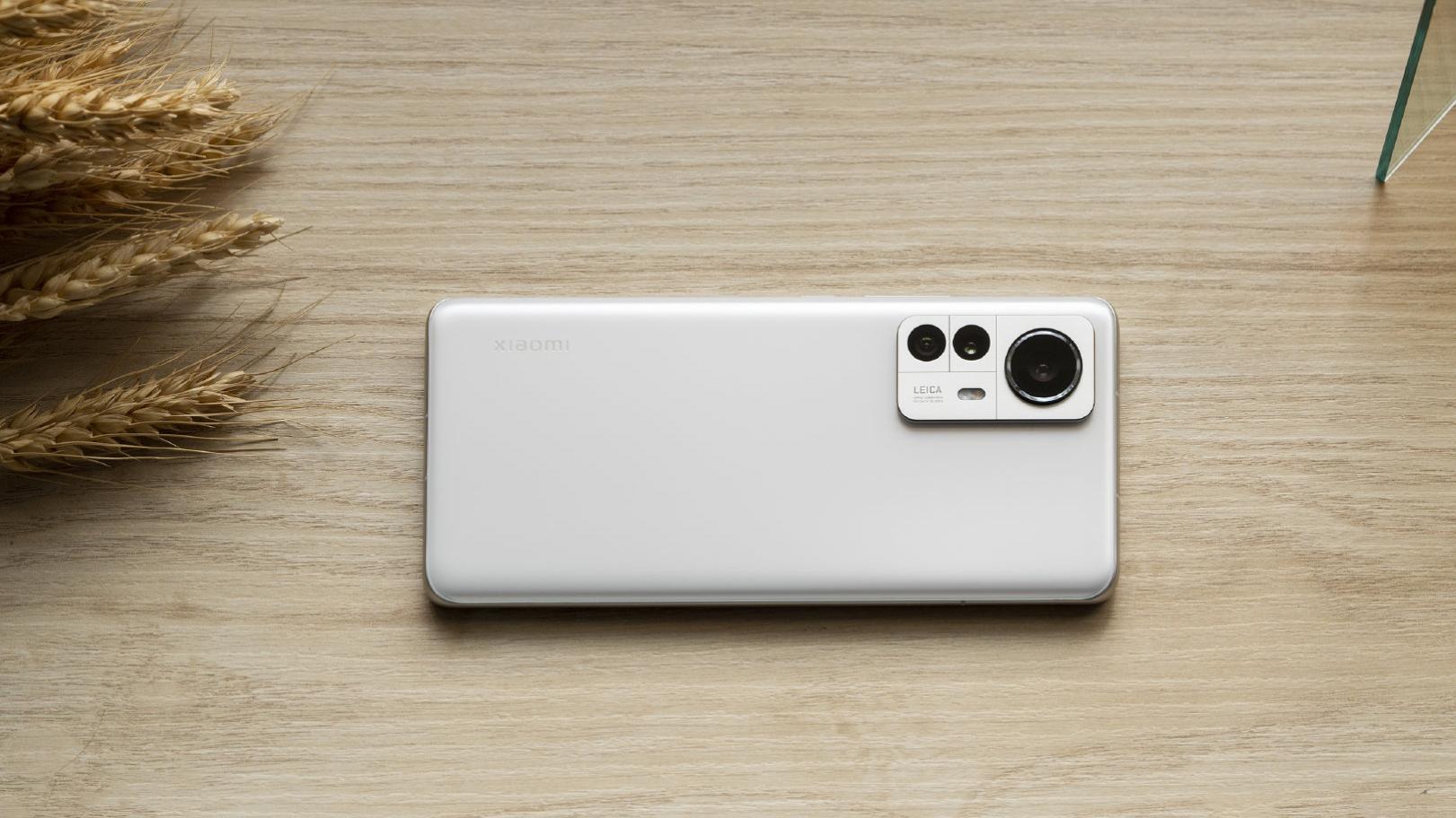 笔记本|价格差不多的情况下，iQOO10和小米12S哪个好？