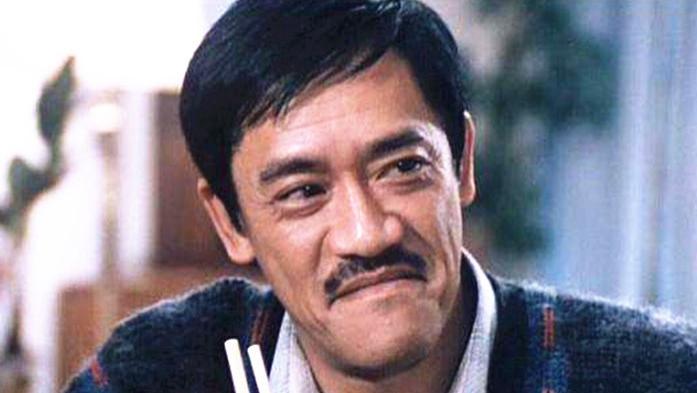 吴耀汉|吴耀汉父子罕同框，儿子已满头白发，45岁仍未婚曾被嫌弃没车没房