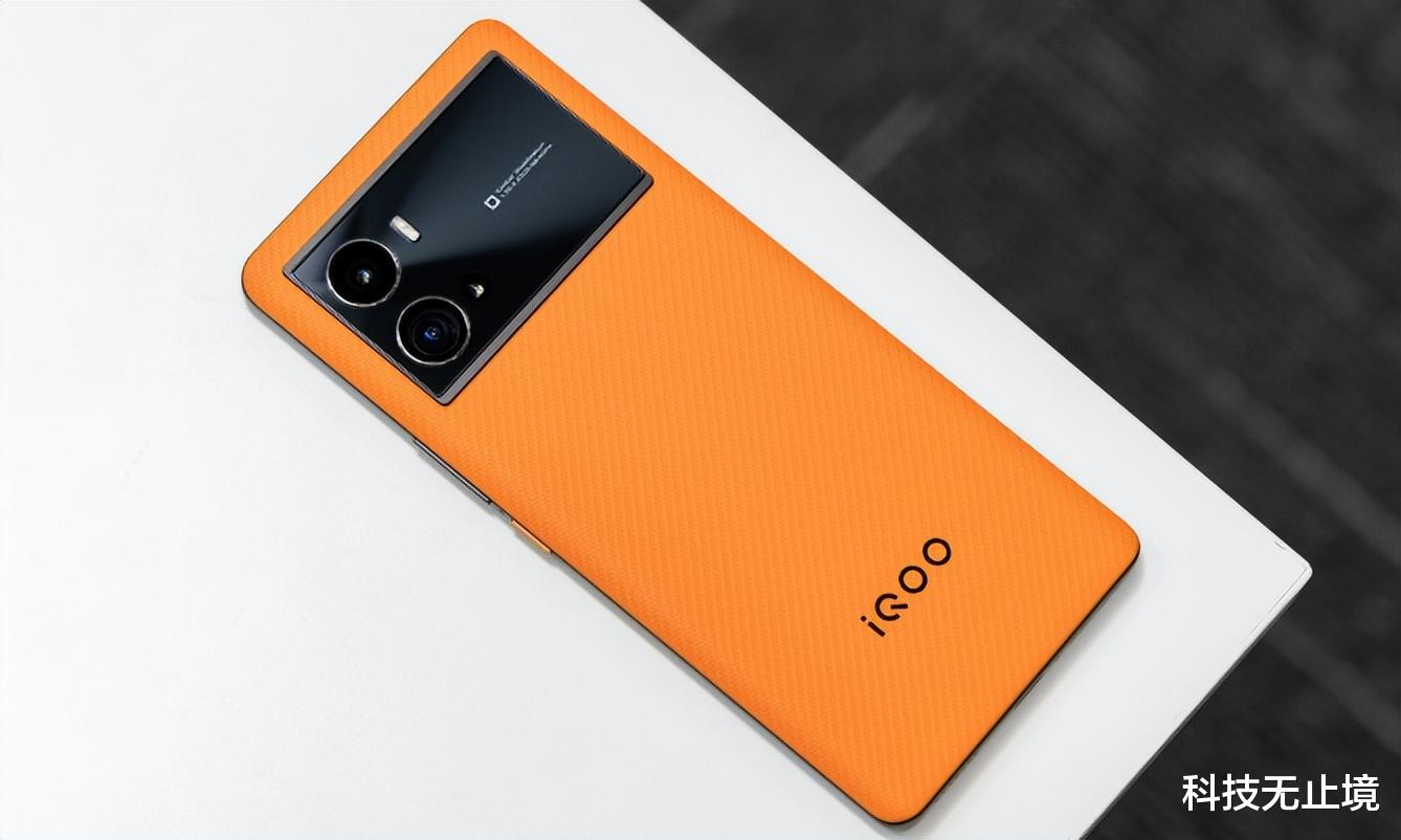 iPhone|别再盯着iPhone14，目前这4部手机就很值得买，性能和价格都很香