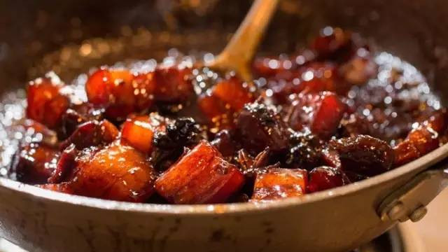 甲状腺|多家医院明令禁止，吃一次堪比8个塑料袋，是在“自毁”甲状腺，趁早丢