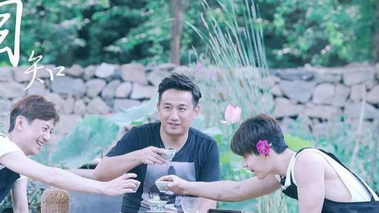 向往的生活|《向往的生活》：富人拿钱演穷人，人设太假，是节目最大的弱点