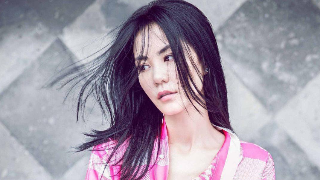 梁龙|从保安到摇滚歌手，曾被王菲都倒追，二手玫瑰梁龙经历了什么？