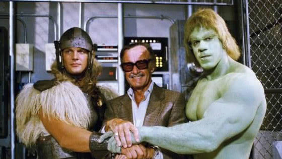 浩克|78年的复联你看过吗？浩克是肌肉男，钢铁侠就只能套上铁桶！