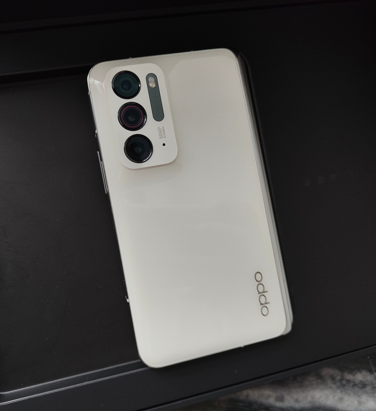 华硕灵耀|折叠屏成为高端机主战场,OPPO Find N连续霸榜,三星还需加把劲