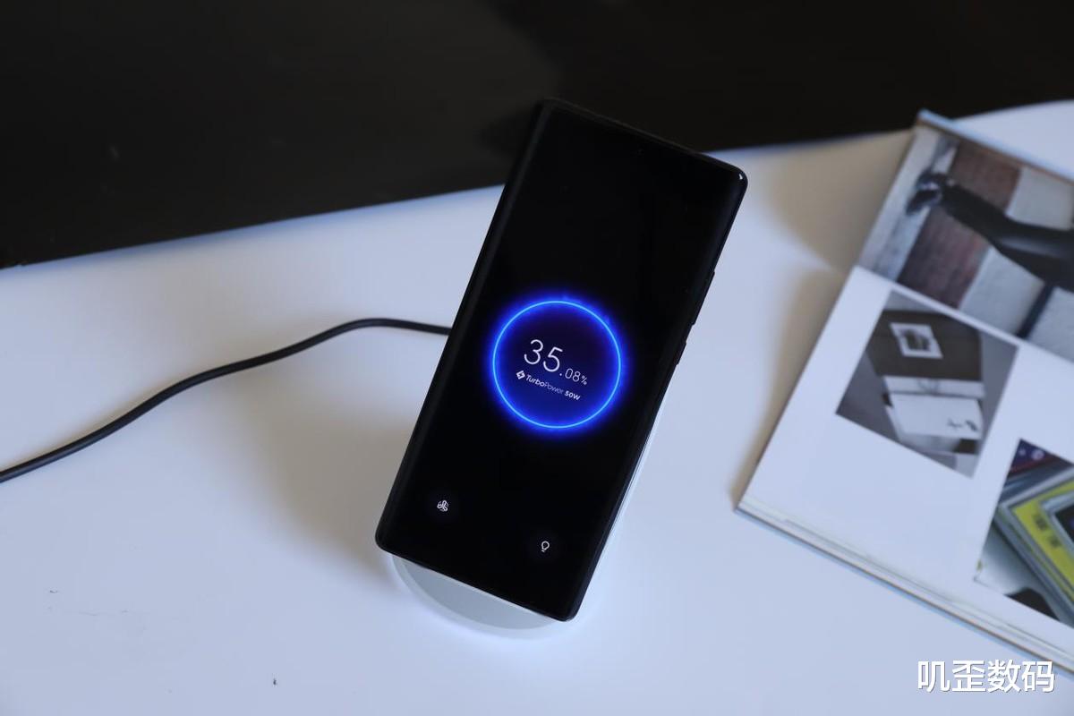 |moto X30 Pro体验:全球首发2亿像素超大底CMOS,手机影像新突破!