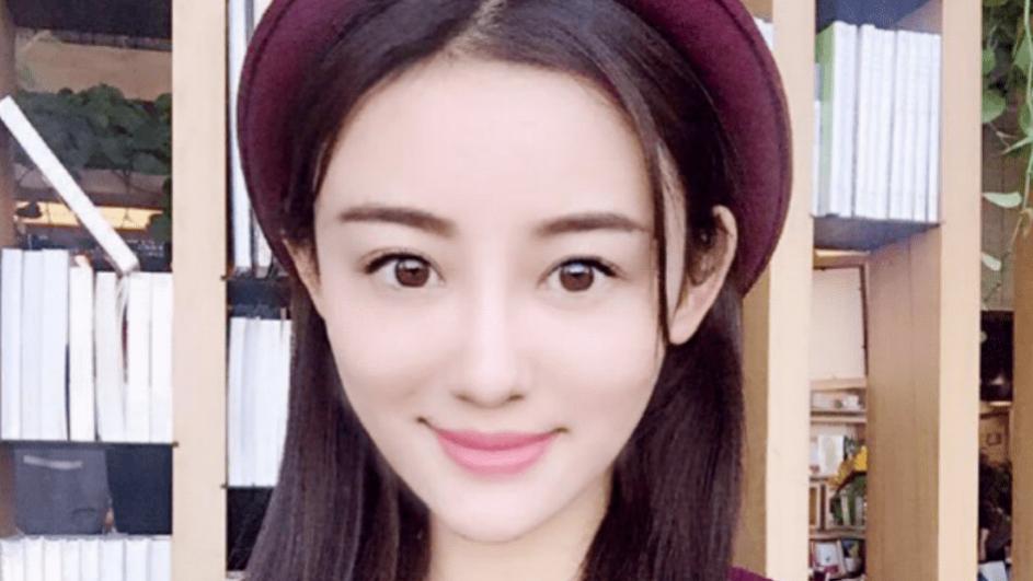 |她5年拍了近60部剧，26岁全身溃烂病死床头，被家人“吸血”多年