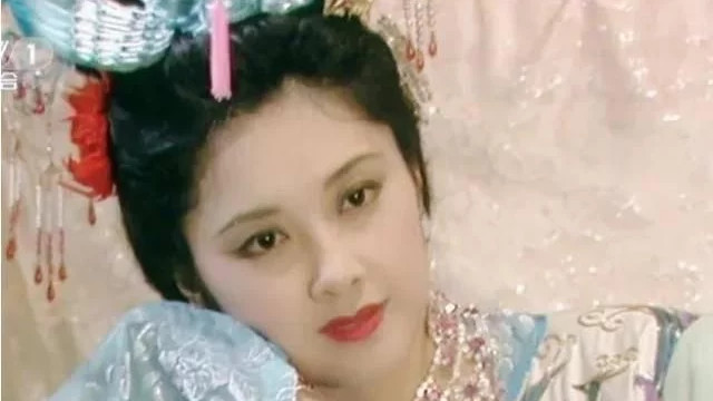 陈红|瓜子脸、高鼻梁和尖下巴才是美女？面若银盘才是国人的正常审美