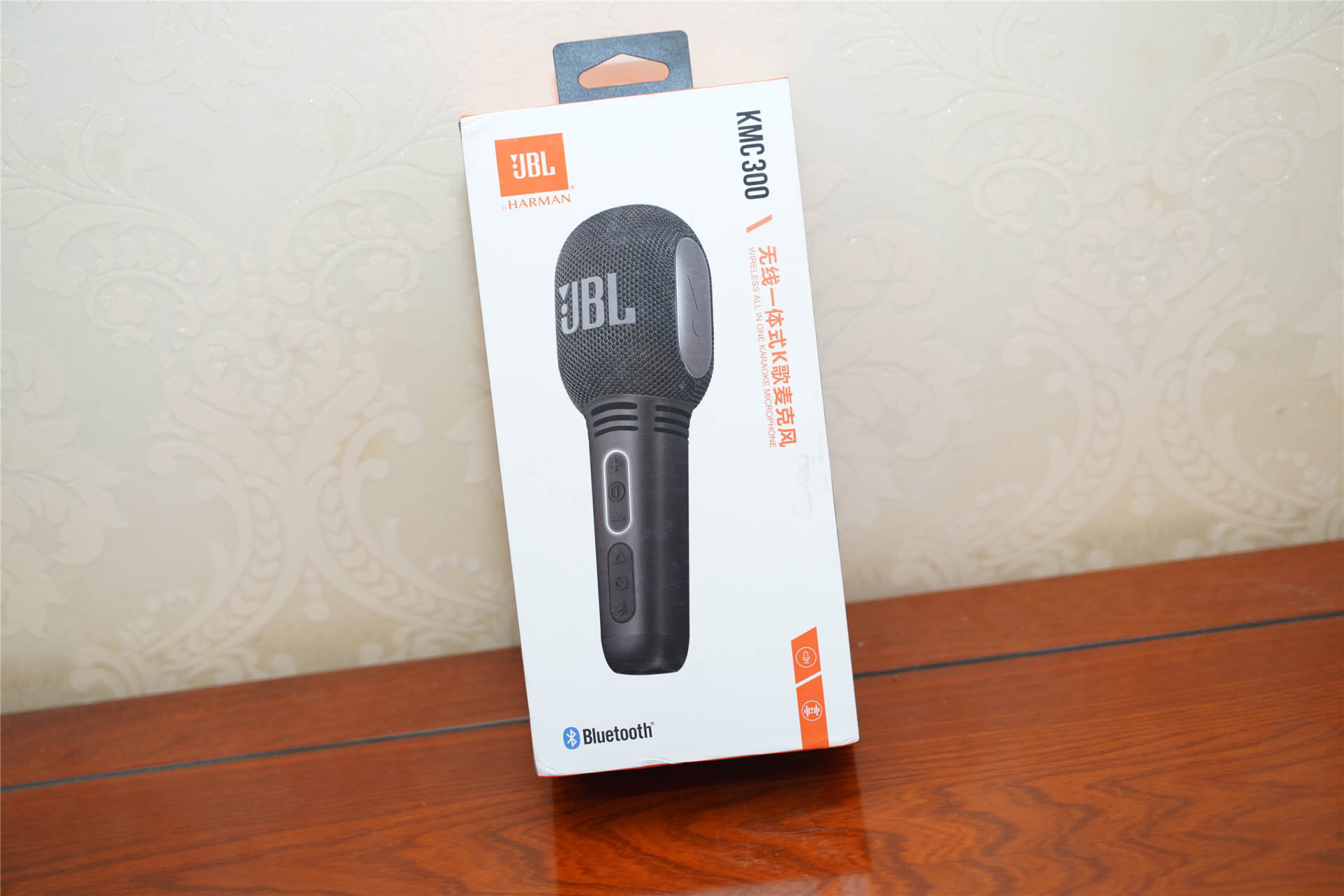 麦克风|麦克风蓝牙音箱2合1,JBL KMC300让老妈体验成为歌星的感觉