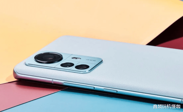 iqoo|618选购手机的那些事，两台分量十足的旗舰，究竟该怎么选？