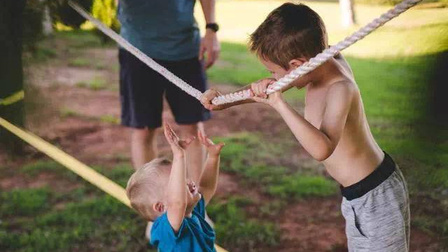 新手学拍照怎么才能让照片不普通？举例讲解同一场景不同拍照方法