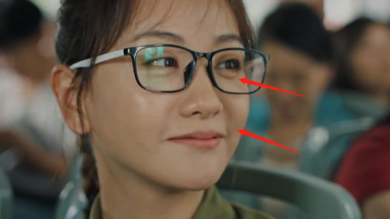 杨蓉|大山的女儿：杨蓉让多少“摆拍”女星羞红脸？让你们看看啥叫女人