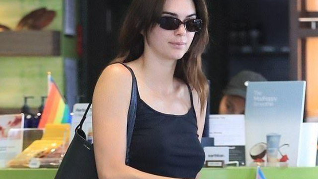 肯达尔·詹娜|26岁超模詹娜与布克现身酒吧疑似复合？两人甜蜜同框，犹如初恋