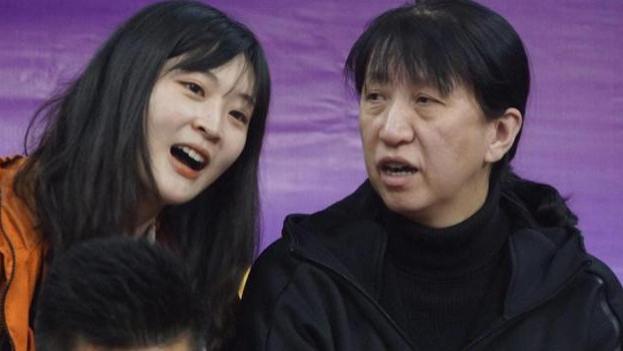 赖亚文|坚守34年，退出女排后安置体育局的赖亚文级别年薪如何？